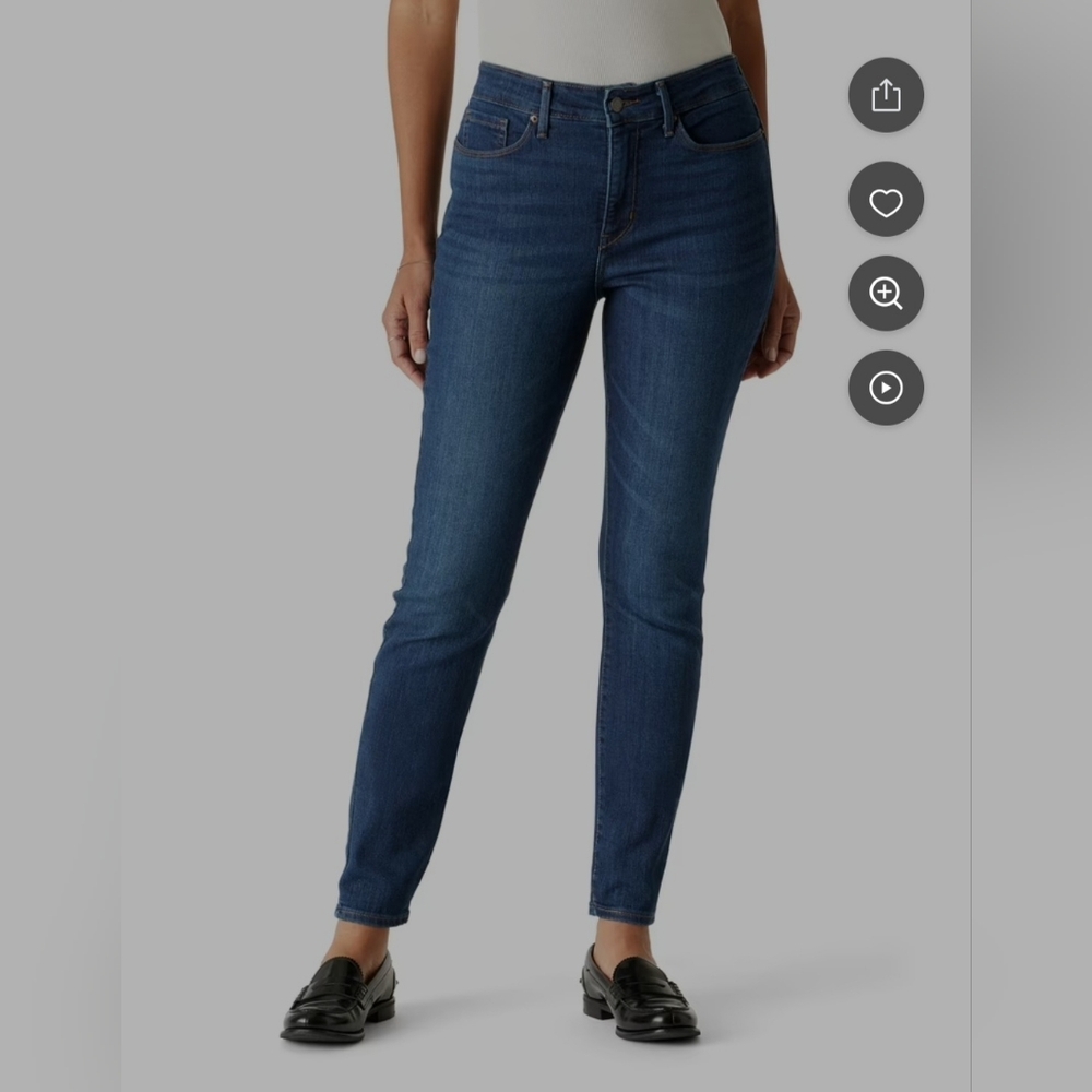 NWT Levi's Totally Shaping Skinny Jeans 14 W32 L30 Waist 32 New With Tag